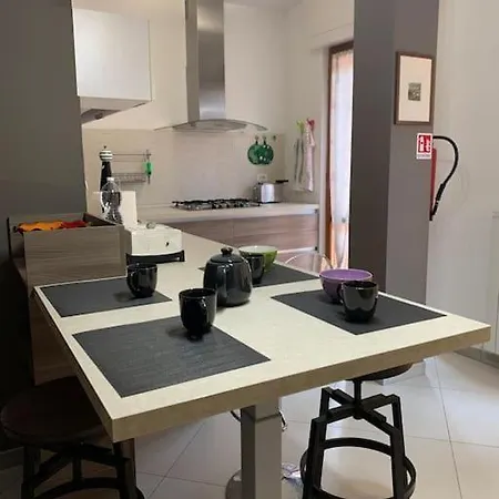 Grande 130mq Con Posto Auto In Giardino Privato شقة *