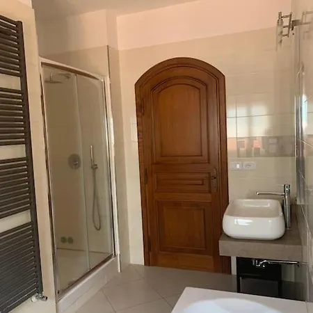 شقة Grande 130mq Con Posto Auto In Giardino Privato غروسيتو