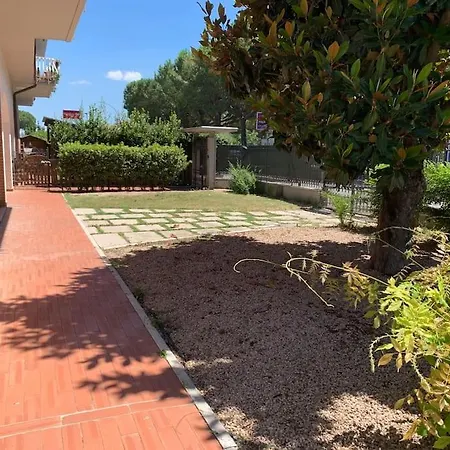 Grande 130mq Con Posto Auto In Giardino Privato غروسيتو