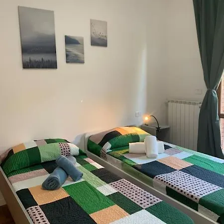 Grande 130mq Con Posto Auto In Giardino Privato * غروسيتو